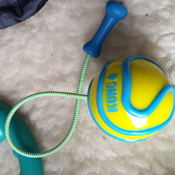 Doggie Assortment Bag - Clothes & Toys for Dogs (Medium breeds) - Picture 5 of 14